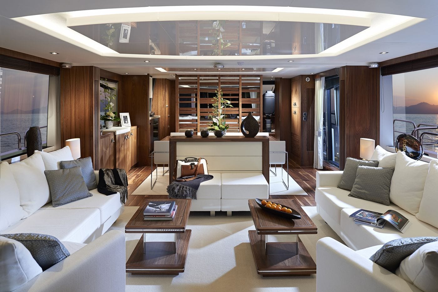 יאכטה Sunseeker Yacht 86 - סטרים יאכטות