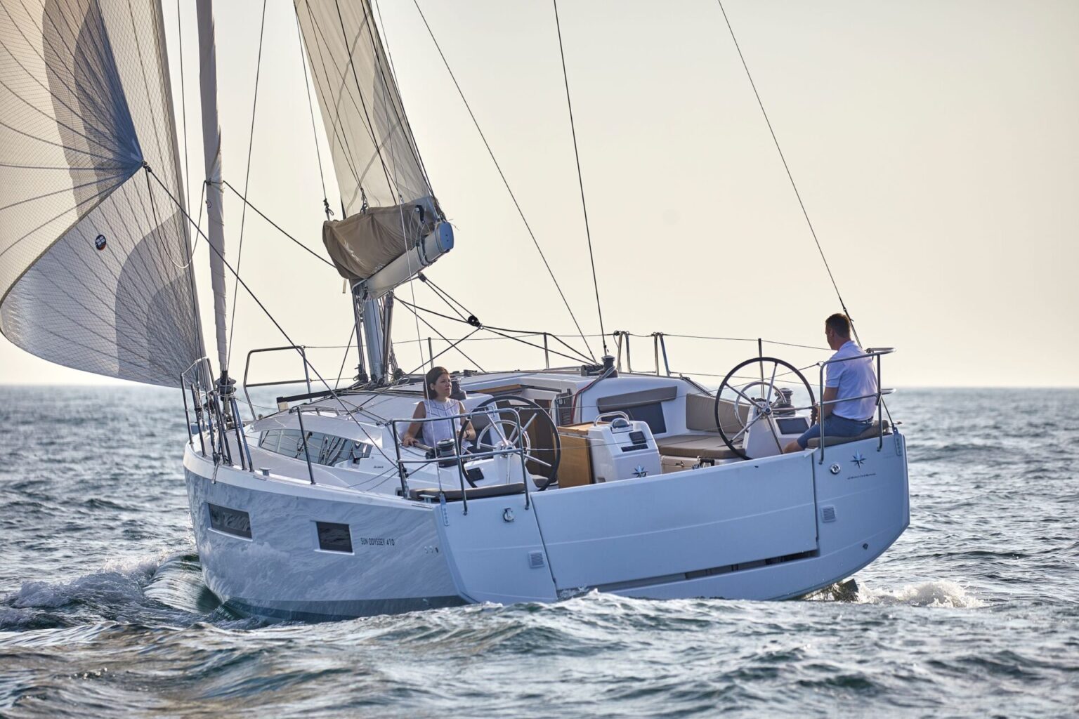 מפרשית JEANNEAU SUN ODYSSEY 410 - סטרים יאכטות