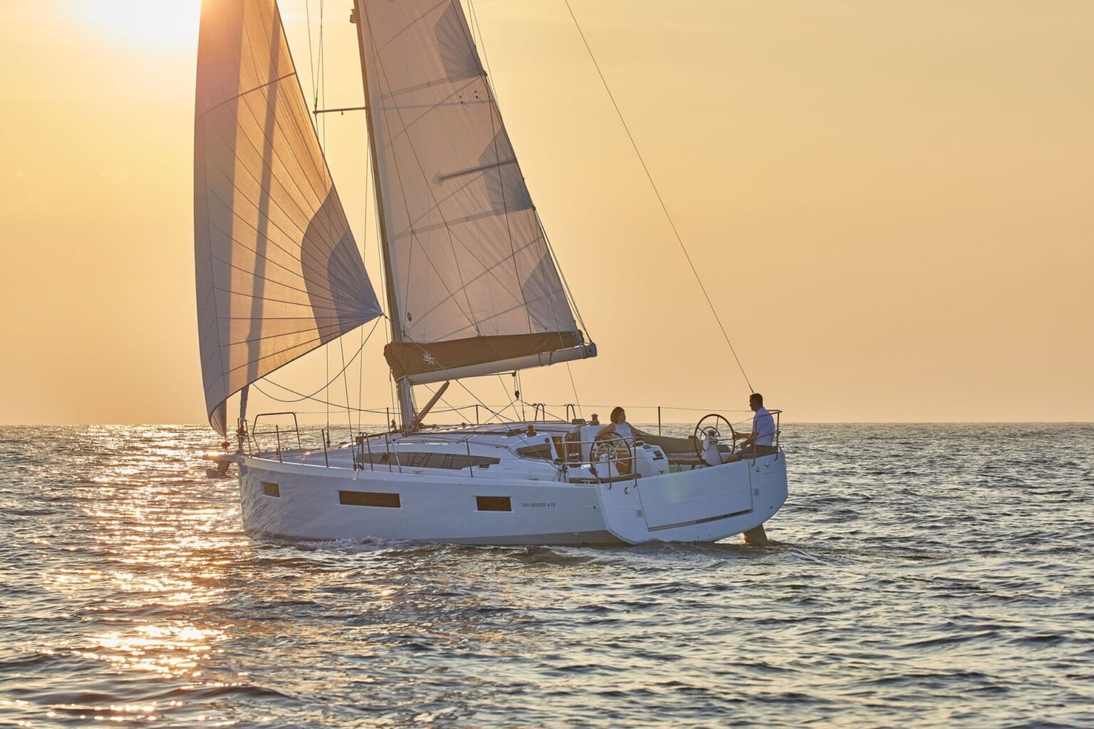 מפרשית JEANNEAU SUN ODYSSEY 410 - סטרים יאכטות