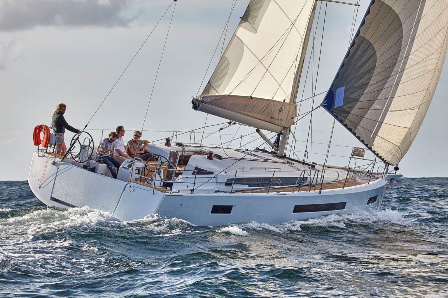 מפרשית JEANNEAU SUN ODYSSEY 490 - סטרים יאכטות