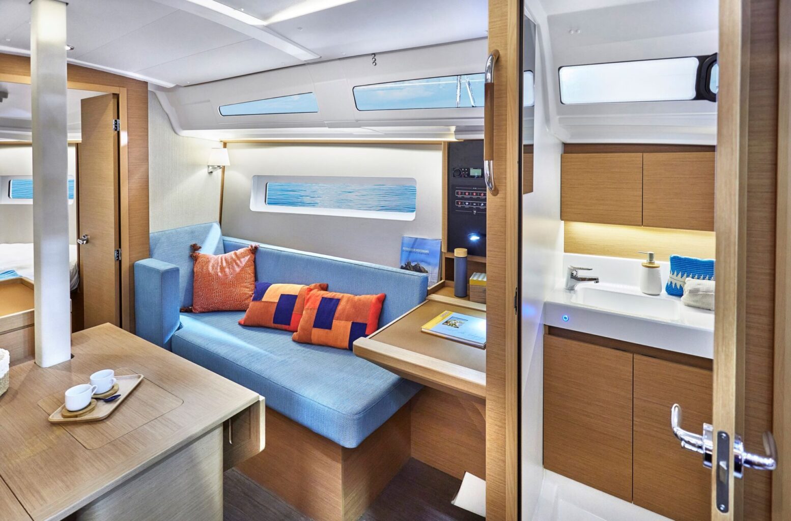 מפרשית JEANNEAU SUN ODYSSEY 380 - סטרים יאכטות