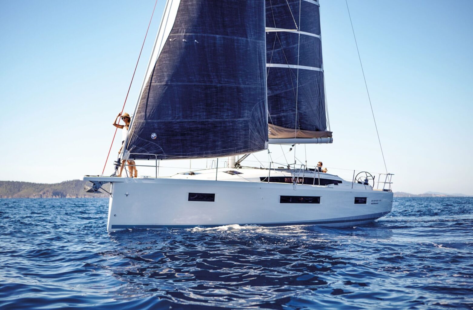 מפרשית JEANNEAU SUN ODYSSEY 410 - סטרים יאכטות
