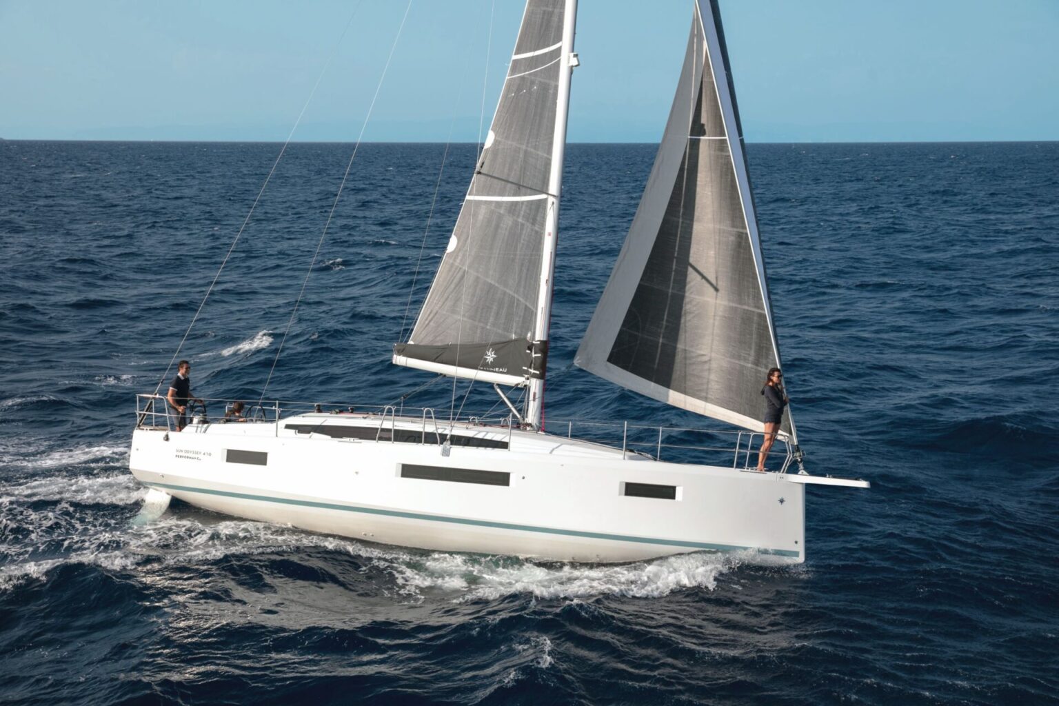 מפרשית JEANNEAU SUN ODYSSEY 410 - סטרים יאכטות
