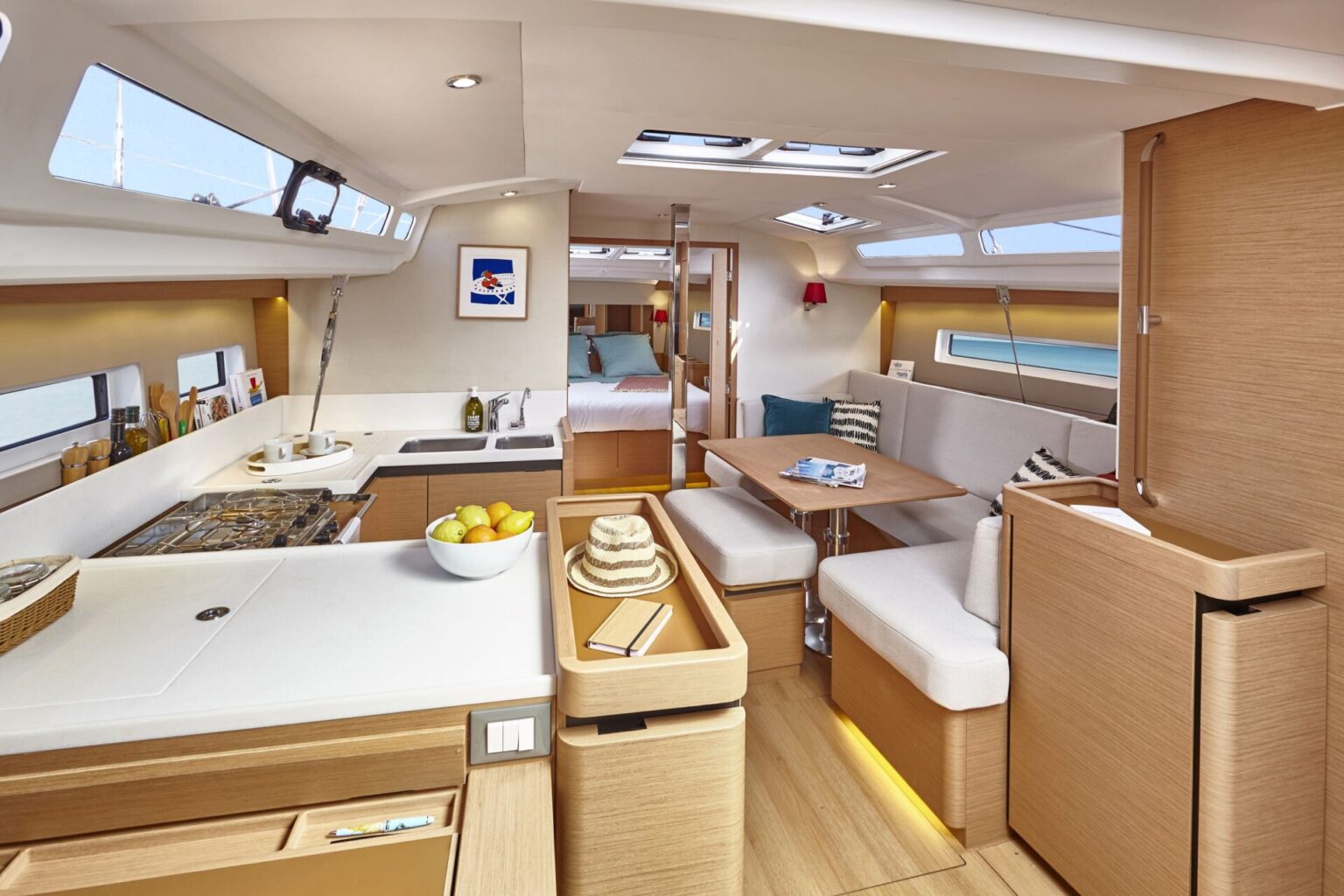 מפרשית JEANNEAU SUN ODYSSEY 440 - סטרים יאכטות