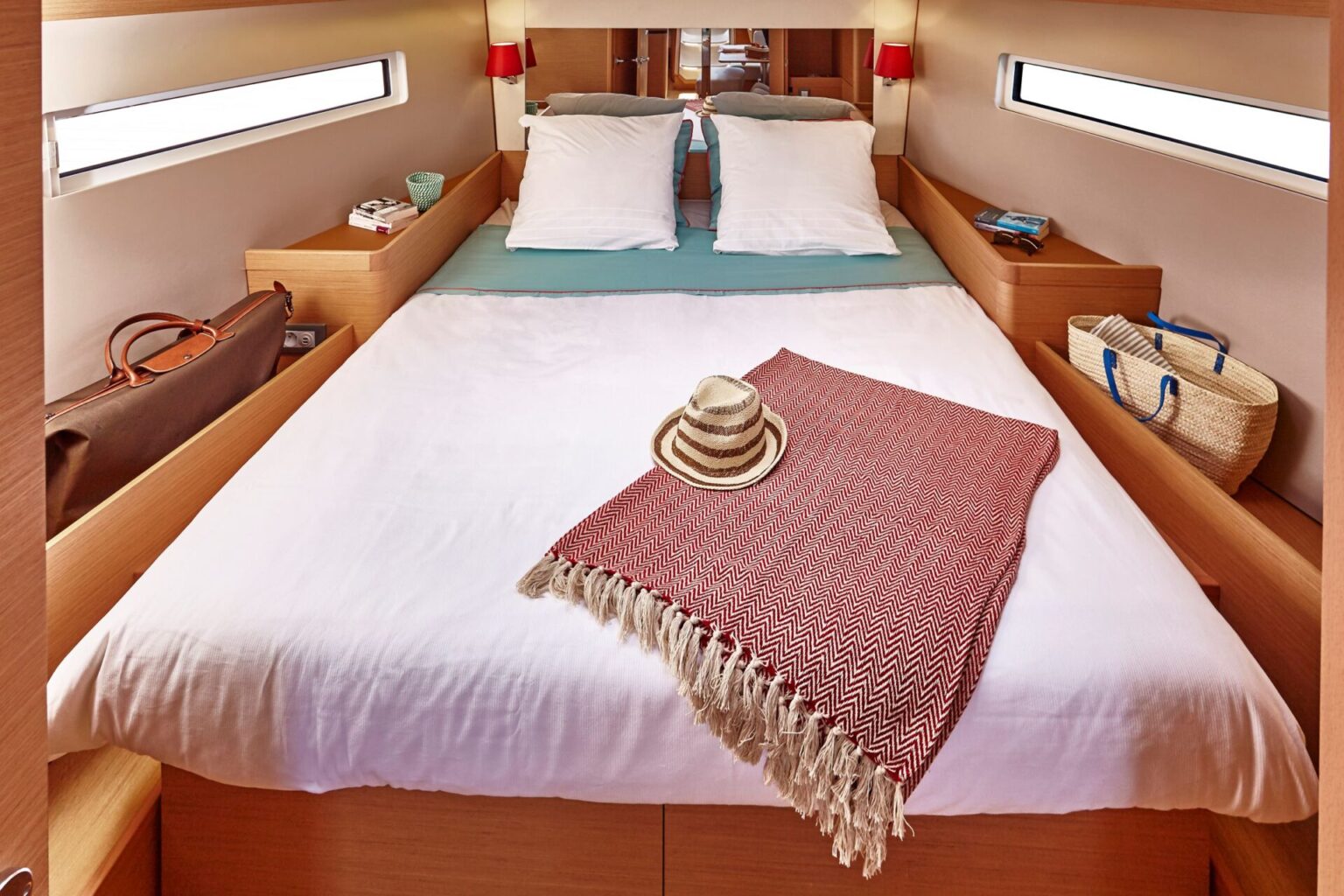 מפרשית JEANNEAU SUN ODYSSEY 440 - סטרים יאכטות