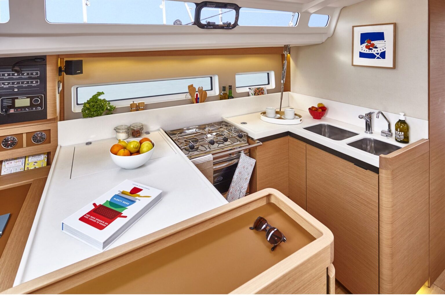 מפרשית JEANNEAU SUN ODYSSEY 440 - סטרים יאכטות