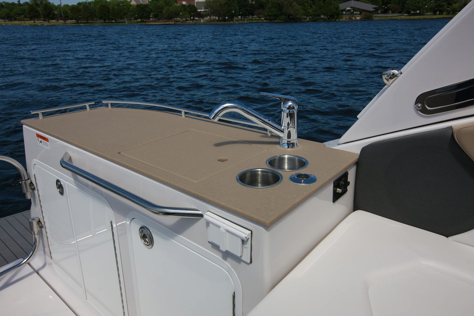 יאכטה לרישיון עוצמה ב' Four Winns V275 - Four Winns V275 - Stream Yachts