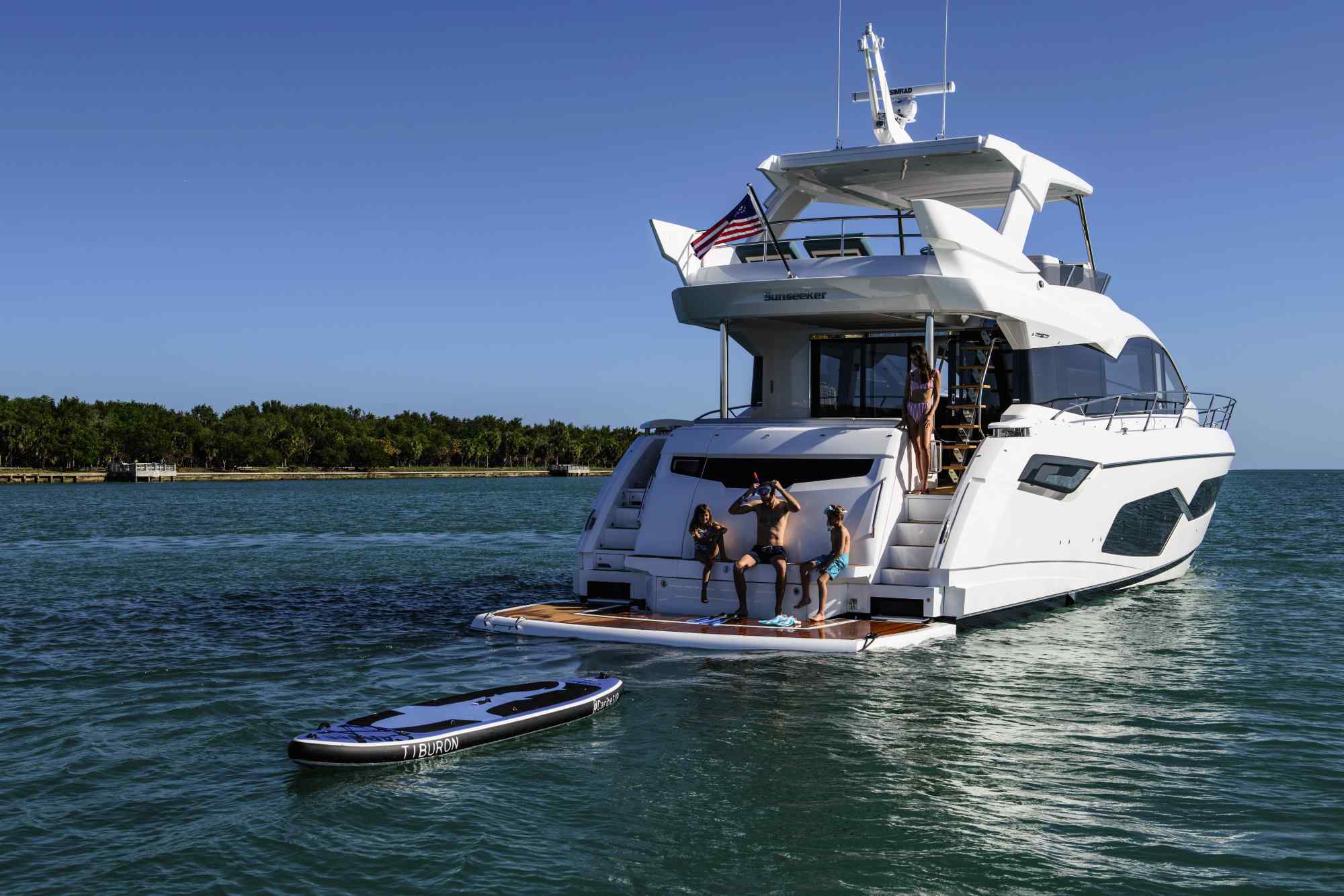SUNSEEKER MANHATTAN 68 - NEW - סטרים יאכטות