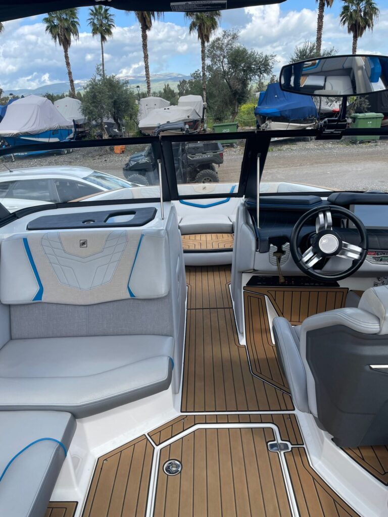 סירת וייקסרף 2022 Nautique G23 - סטרים יאכטות
