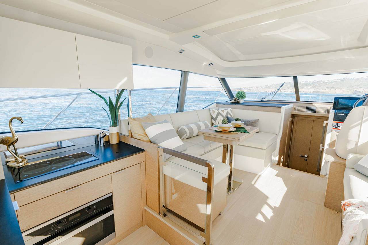 Prestige 420 S - NEW - סטרים יאכטות