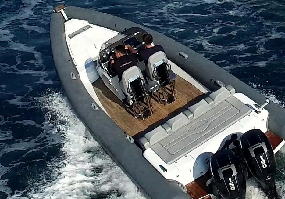 סירה חצי קשיחה TECHNOHULL SV909 - סירה חצי קשיחה TECHNOHULL SV909 - סטרים יאכטות