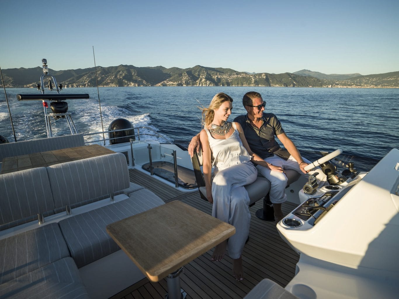 יאכטה SUNSEEKER 74 SPORT YACHT - יאכטה SUNSEEKER 74 SPORT YACHT - סטרים יאכטות